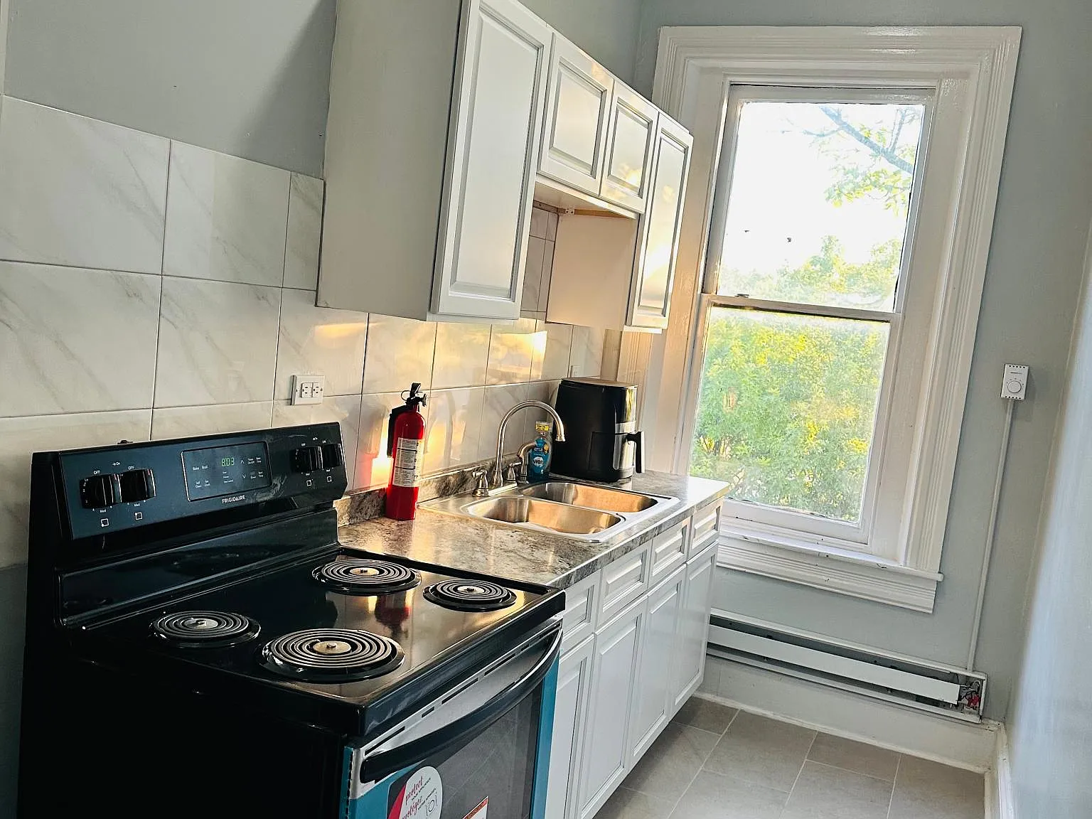 1 bed, 900 sqft, $1,000 — Photo 2