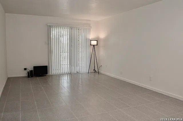 1819 Babcock Rd — Photo 2