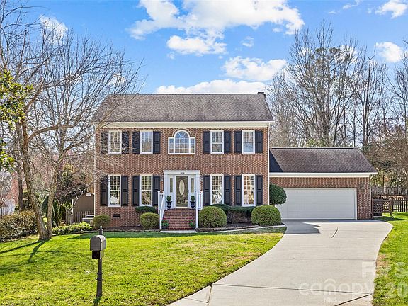 3rd image of 1104 Hulston Ct