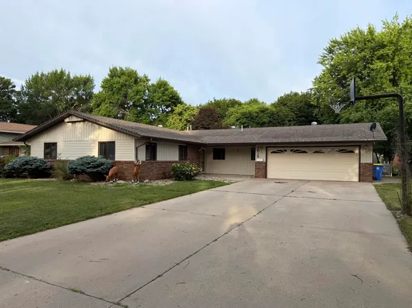 1915 Iowa Ave SE, Huron, SD 57350