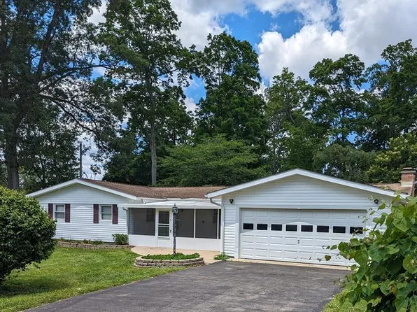 1361 Hanover Ct, Circleville, OH 43113