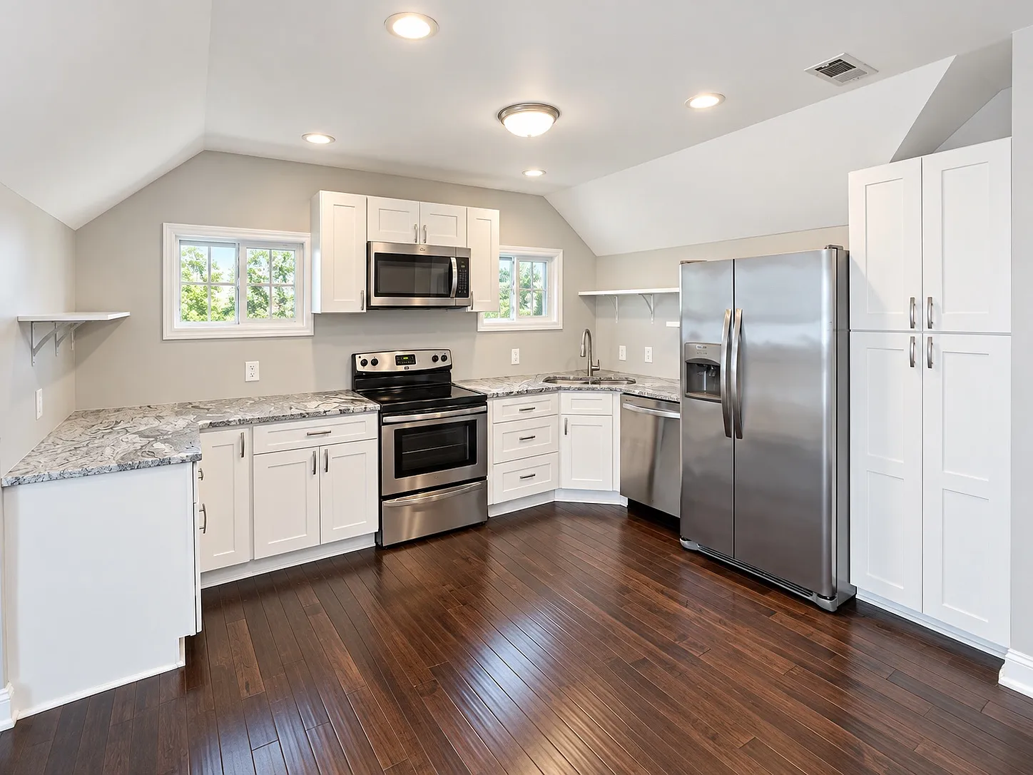 1 bed, 1200 sqft, $1,295 — Photo 4