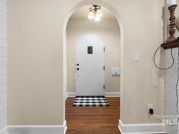 5th image of 704 7th Ave S
