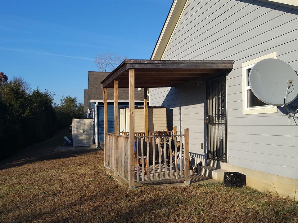 2nd image of 3028 Barbara Lynn Way