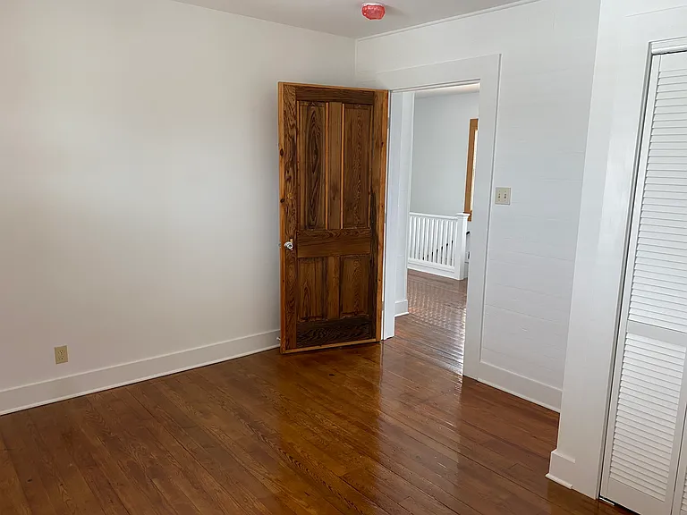515 Jackson St — Photo 6