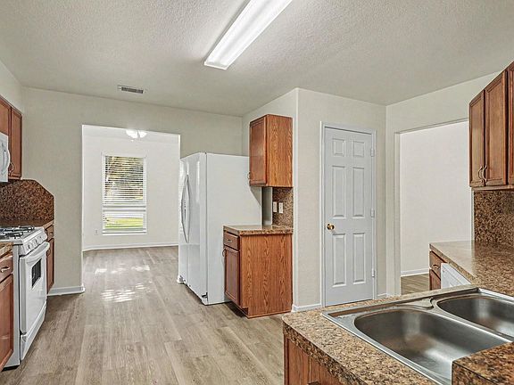 4th image of 11110 Vanilla Circle Ct