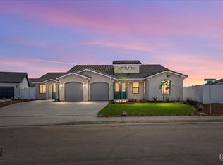 7104 Wintersweet Dr, Bakersfield, CA 93314