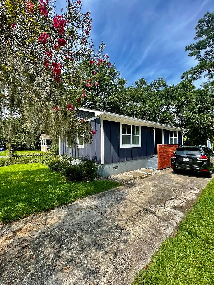 Newly Renovated Home West of the Ashley — Photo 1