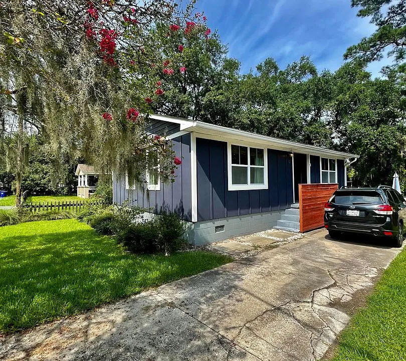 10 Oak Forest Dr