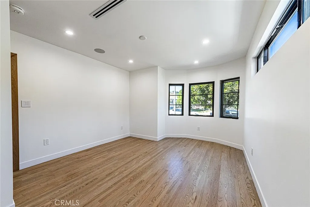 3 bed, 1700 sqft, $6,500 — Photo 4