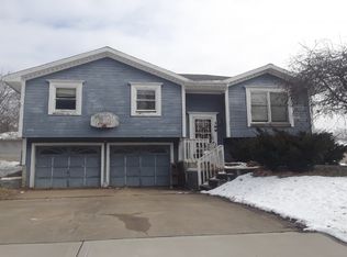 399 Hawthorne St, Smithville, MO 64089