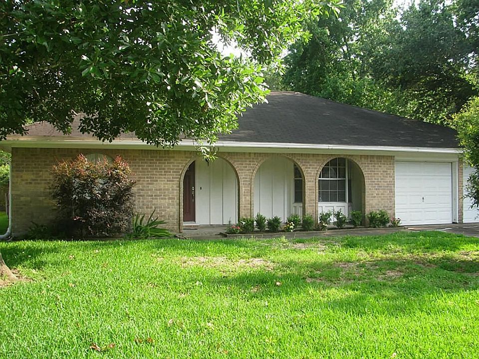 1st image of 1003 Pecan Dr