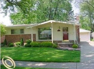 7455 N Charlesworth St, Dearborn Heights, MI 48127
