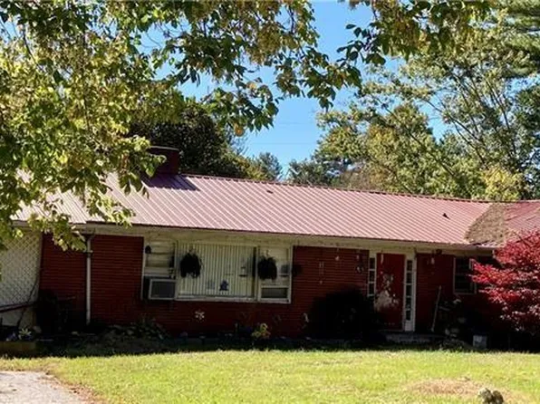 31 Atty John Peterson Rd, Spruce Pine, NC 28777