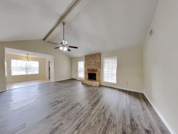 3rd image of 1374 New Tree Ln