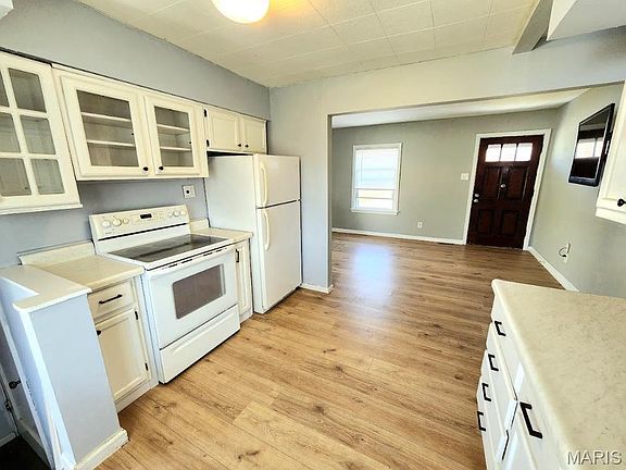 3rd image of 405 Tower Grove Pl
