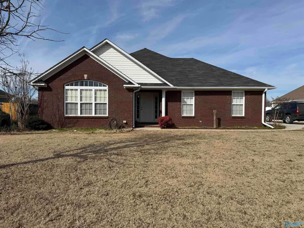 15 Lyle Dr, Decatur, AL 35603