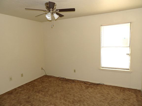 3rd image of 6801 NW Willow Springs Dr