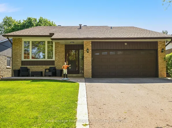 10 Charing Dr, Mississauga, ON L5N 1E9