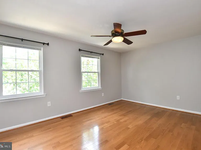 7733 Trevino Ln — Photo 10