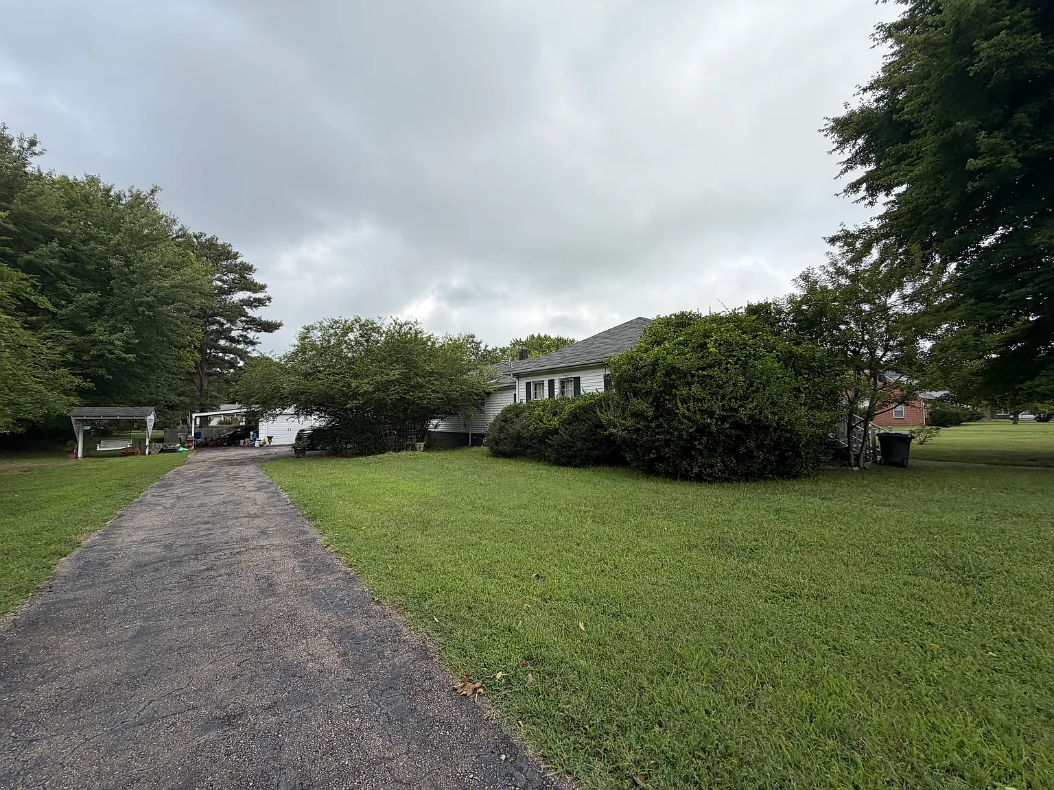 4 bed, 1974 sqft, $2,895 — Photo 3
