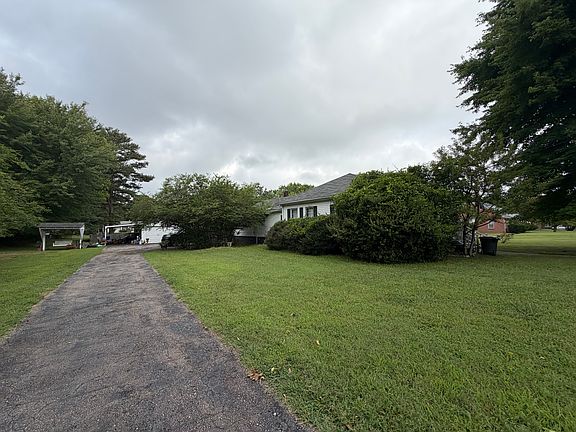 3rd image of 17355 Warwick Blvd