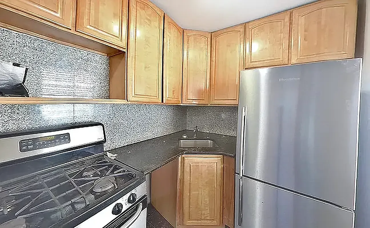 1410 York Avenue — Photo 3