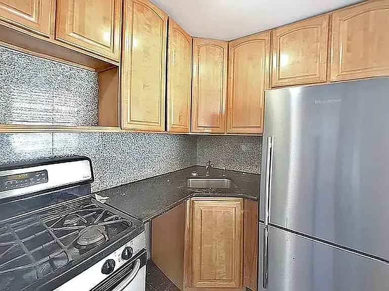 1410 York Ave #1C — Photo 3