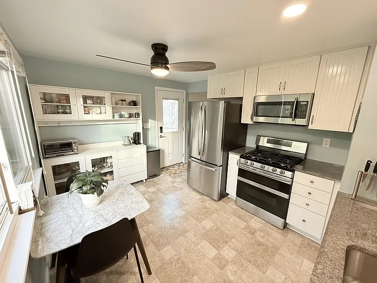 18 W Eden Ct — Photo 11