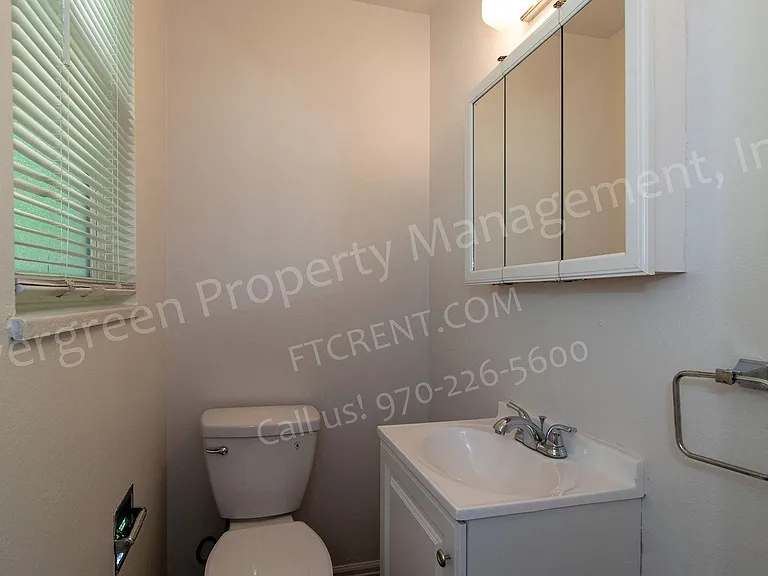 2439 Clearview Ave — Photo 13