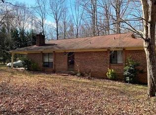 80 N Packs Mountain Rd, Taylors, SC 29687