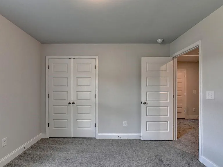 7309 Yewtree Dr — Photo 38