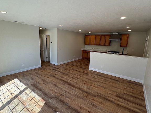 Entrance into livingroom