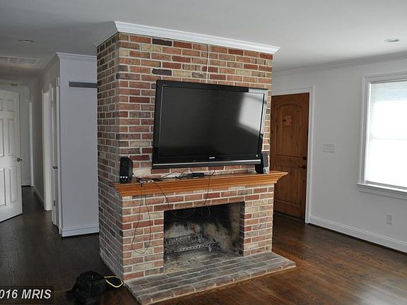 4th image of 17409 Applewood Ln