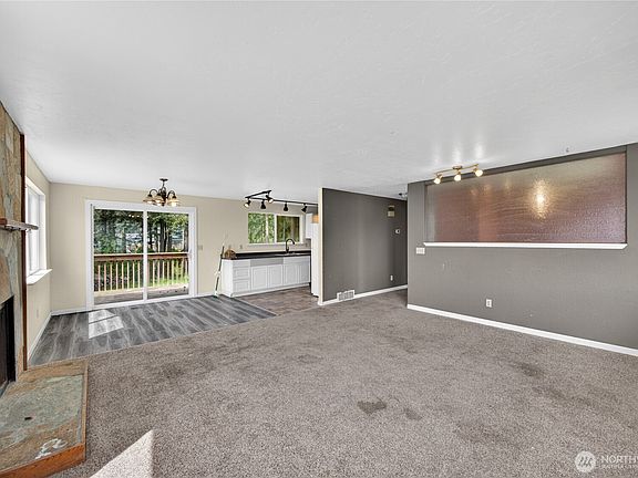 5th image of 945 Walker Avenue