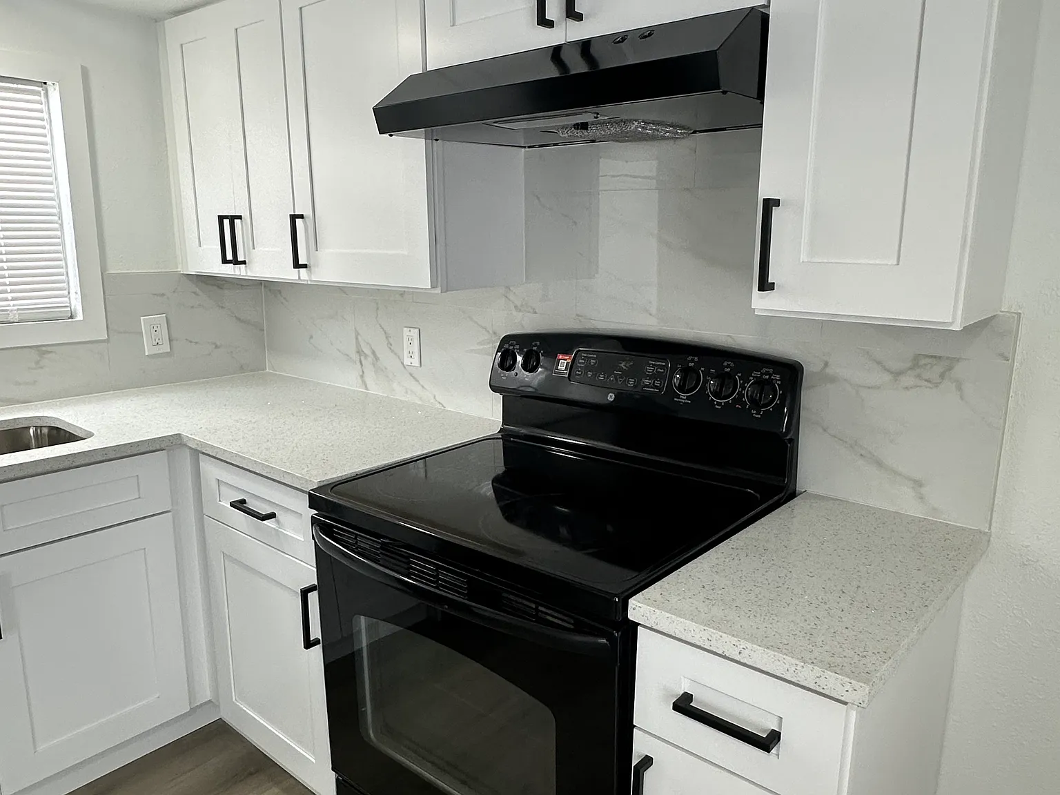 1 bed, 360 sqft, $1,050 — Photo 2