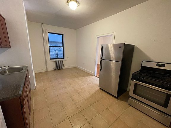 3rd image of 342 Saint Marks Ave APT 6