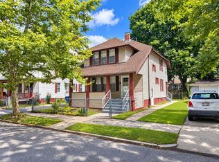 65 Rochelle St, Springfield, MA 01109