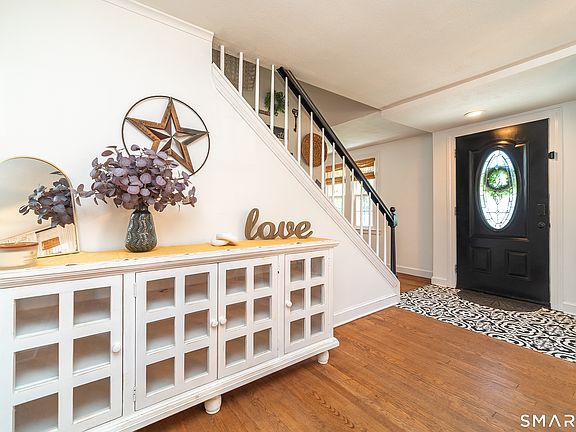 2nd image of 25 Garfield Avenue