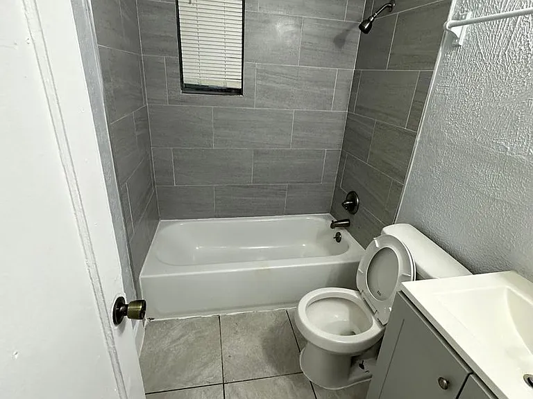 1364 Harrison St — Photo 21