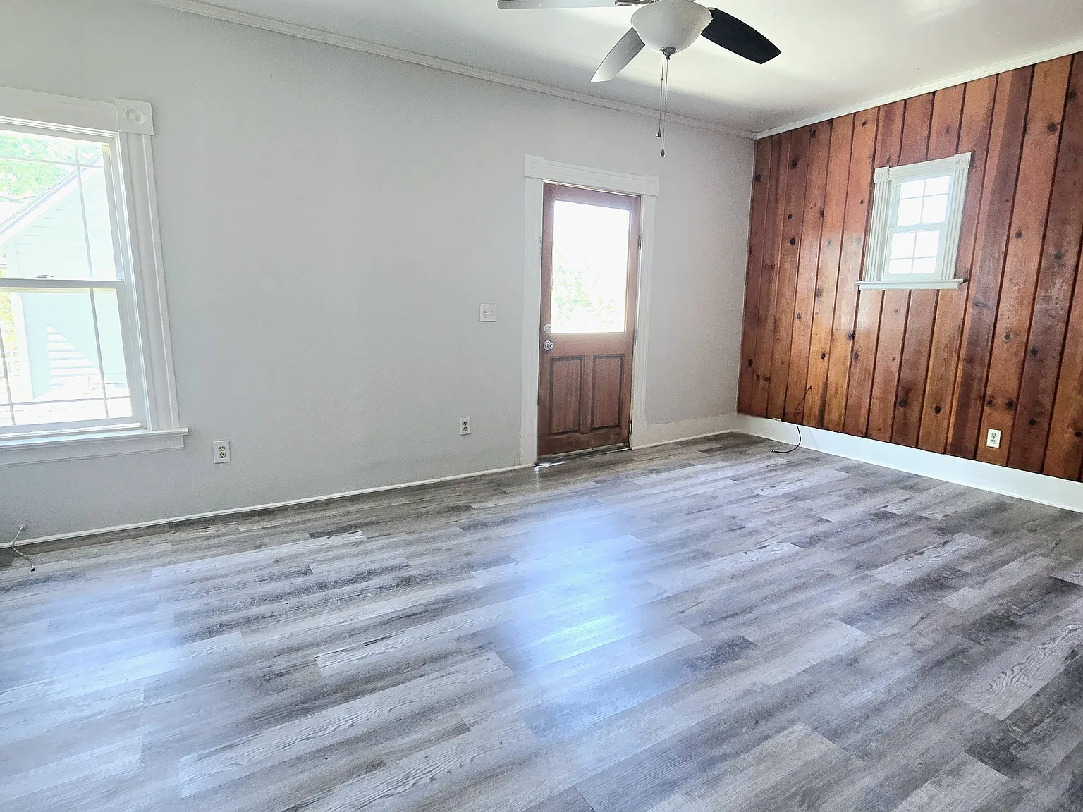 3 bed, 950 sqft, $1,495 — Photo 2