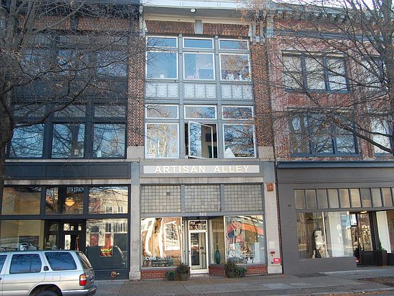 4th image of 323 W Broad St APT 5/6