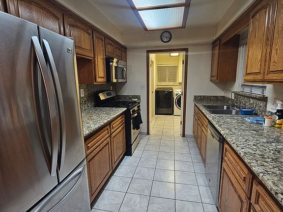 2nd image of 3641 Walnut Ave