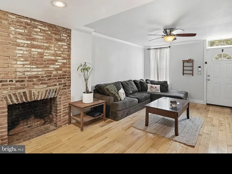 121 W Hamburg St — Photo 9