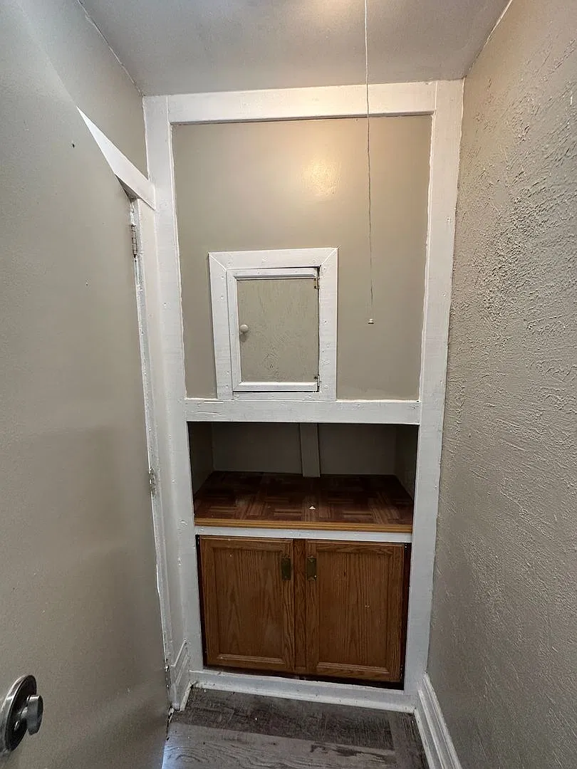 Spacious 5-Bedroom Home with 2 Full Baths, Freshly Rehabbed, Ready to rent — Photo 3