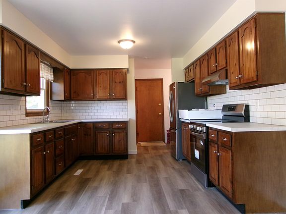 4th image of 410 W Webster St