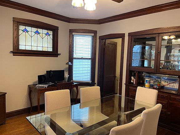 4th image of 2457 W Belle Plaine Ave #1