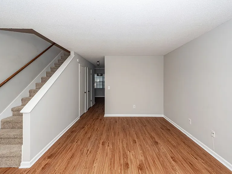 296A Fleming Rd — Photo 42