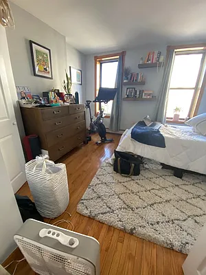 Rented by Standard Living Realty Inc | media 9