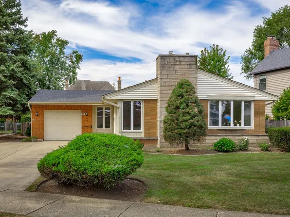 333 E Huntington Ln, Elmhurst, IL 60126